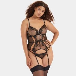 Bluebella - US Marseille Wired Basque Black