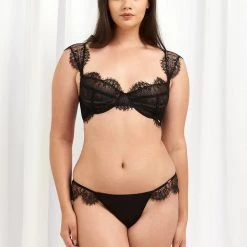 Bluebella Bra & Thong Set: Marina Black