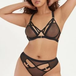 Bluebella Set: Oslo High-Waist Black Bra & Thong