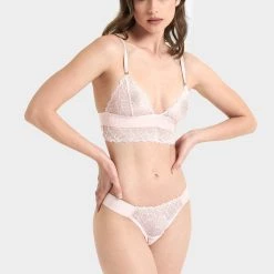 Bluebella Bra & Thong Set: Tori Pale Pink