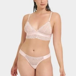 Bluebella Bra & Thong Set: Tori Pale Pink