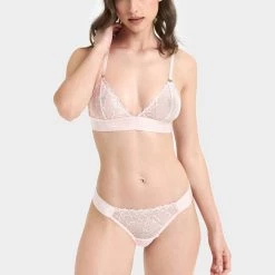 Bluebella Bra & Thong Set: Tori Pale Pink